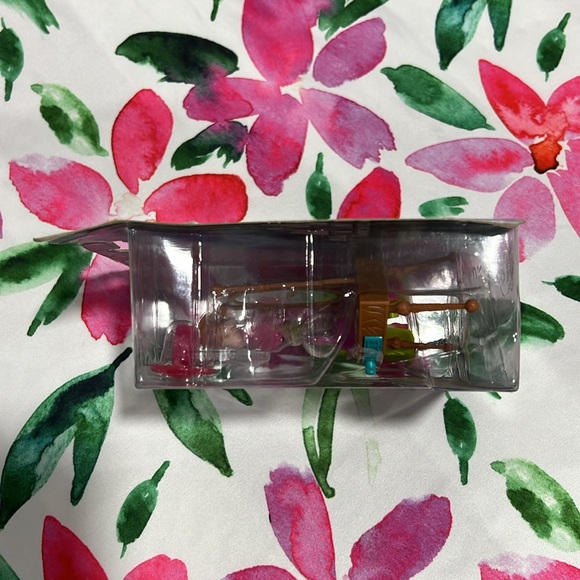 MagiClip Doll Disney’s Frozen Anna of Arendelle - Picture 3 of 5